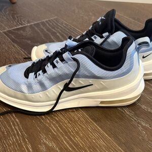 Nike Air Max Women’s and Black/Gray/White Sneakers Size 8
